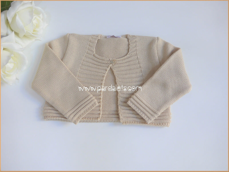 Chaqueta corta arena con detalles