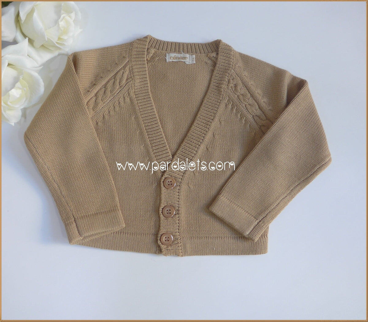 Chaqueta camel con ochos
