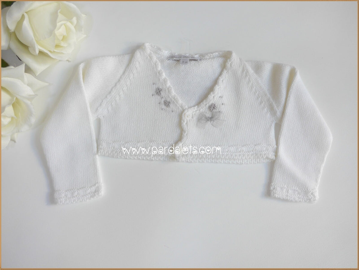 Chaqueta blanca con detalles grises