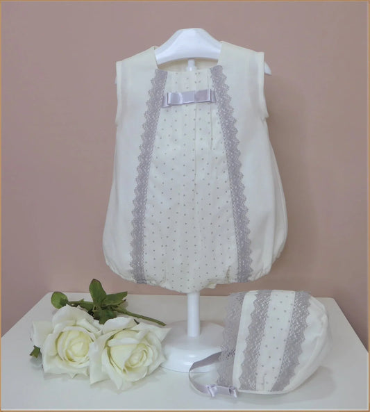 Pelele batista beige topitos bordados y capota - PARDALETS