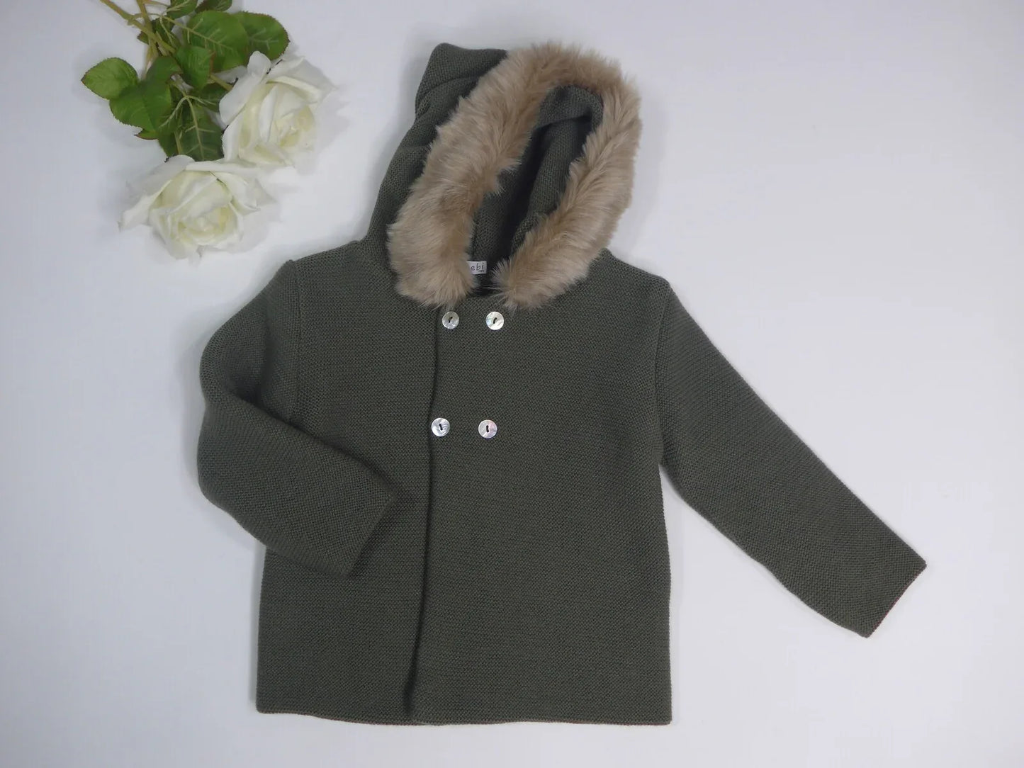 Trenka punto doble lana verde con capucha pelo sintetico - PARDALETS