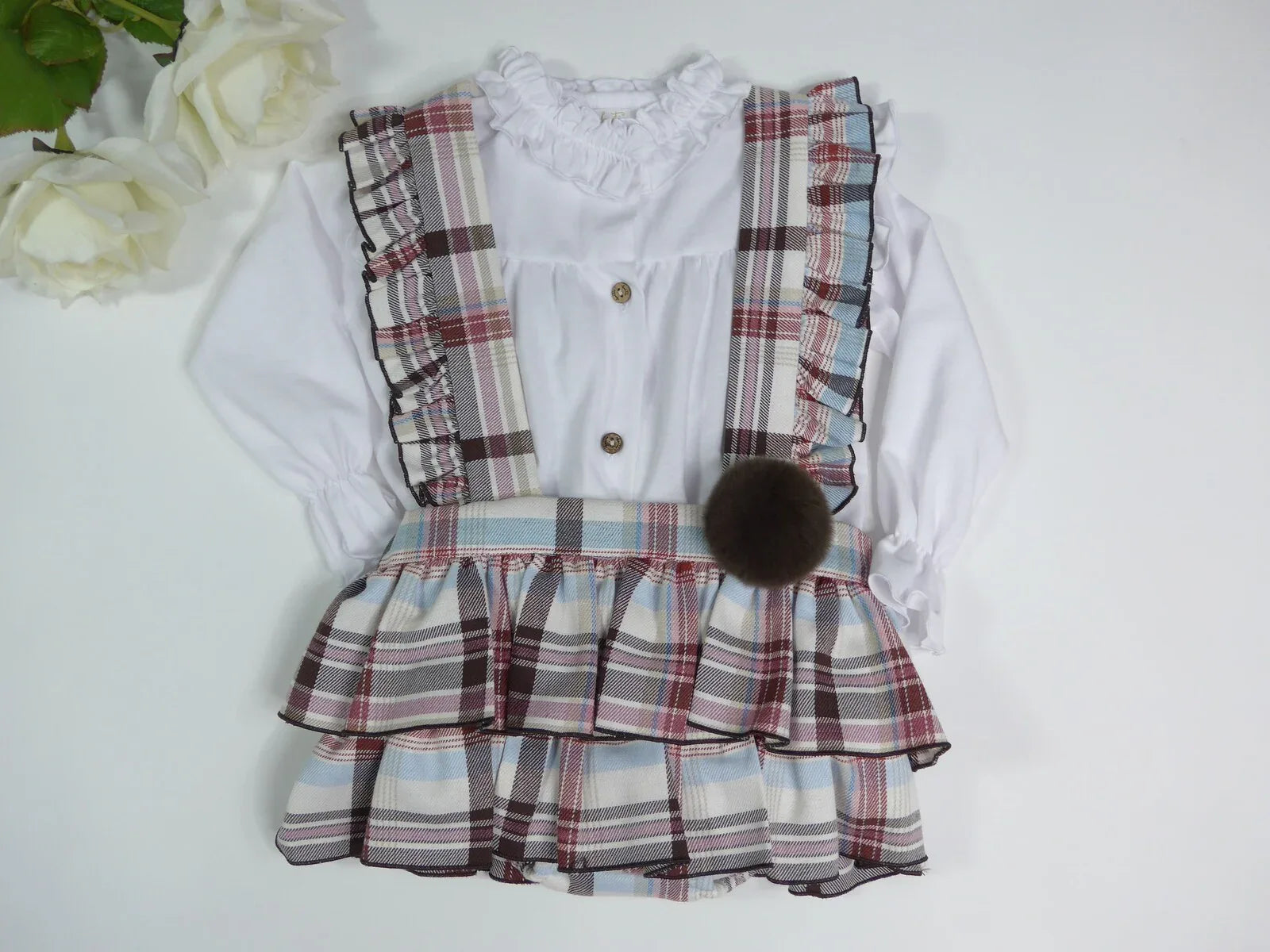 Conjunto braguita volantes con tirantes y camiseta blanca - PARDALETS