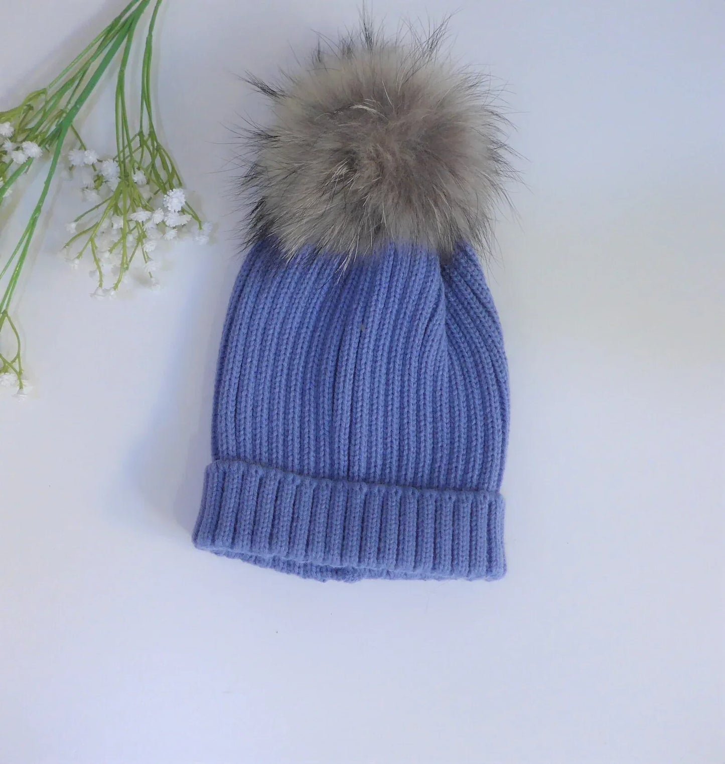 Gorro canale azul empolvado pompon pelo natural - PARDALETS