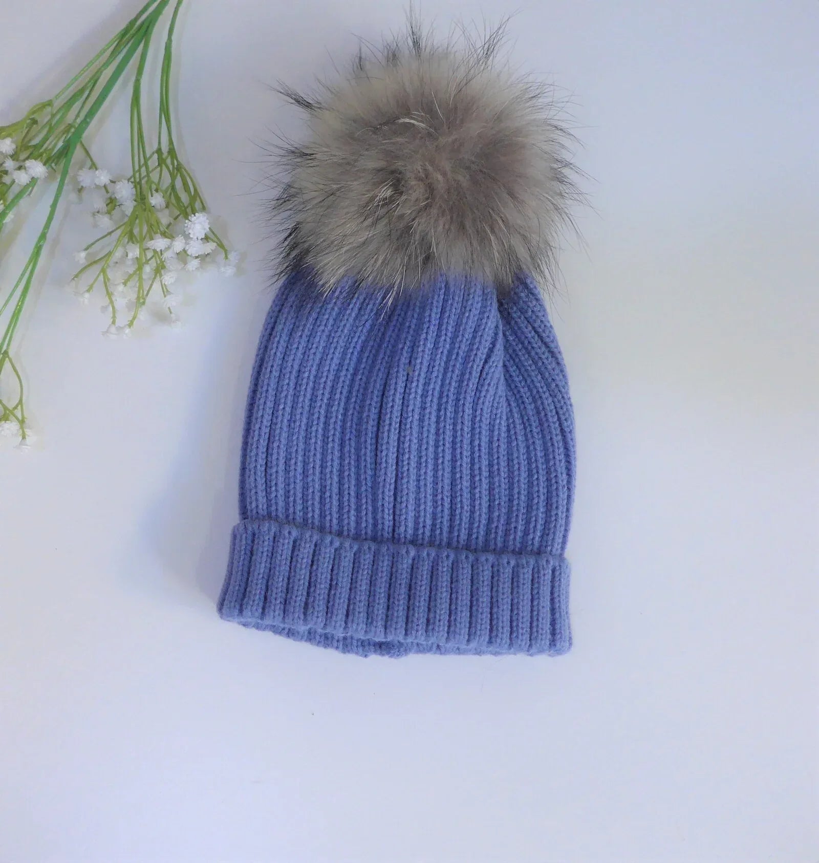 Gorro canale azul empolvado pompon pelo natural - PARDALETS