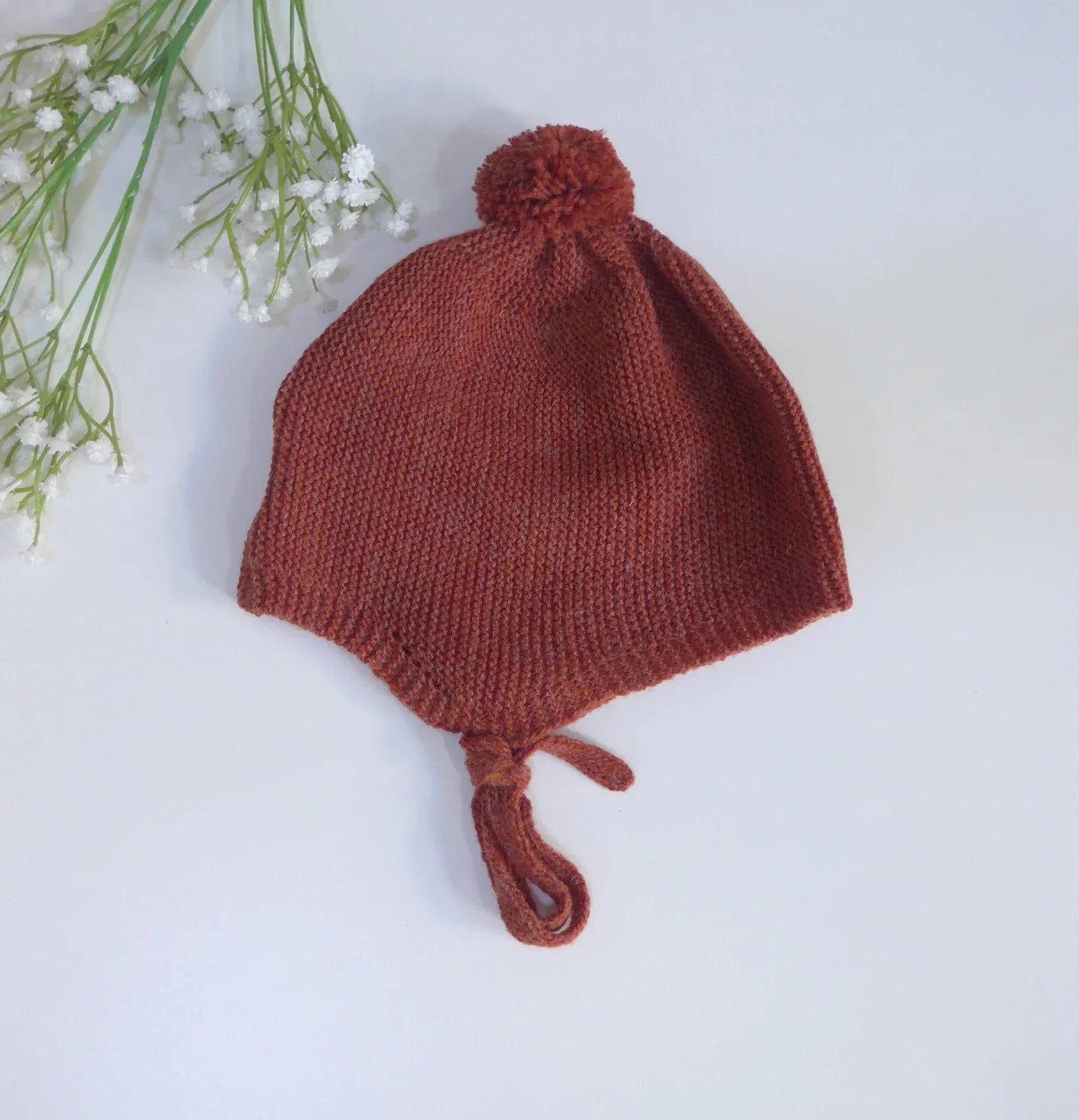 Gorro orejero lana teja pompon punto - PARDALETS