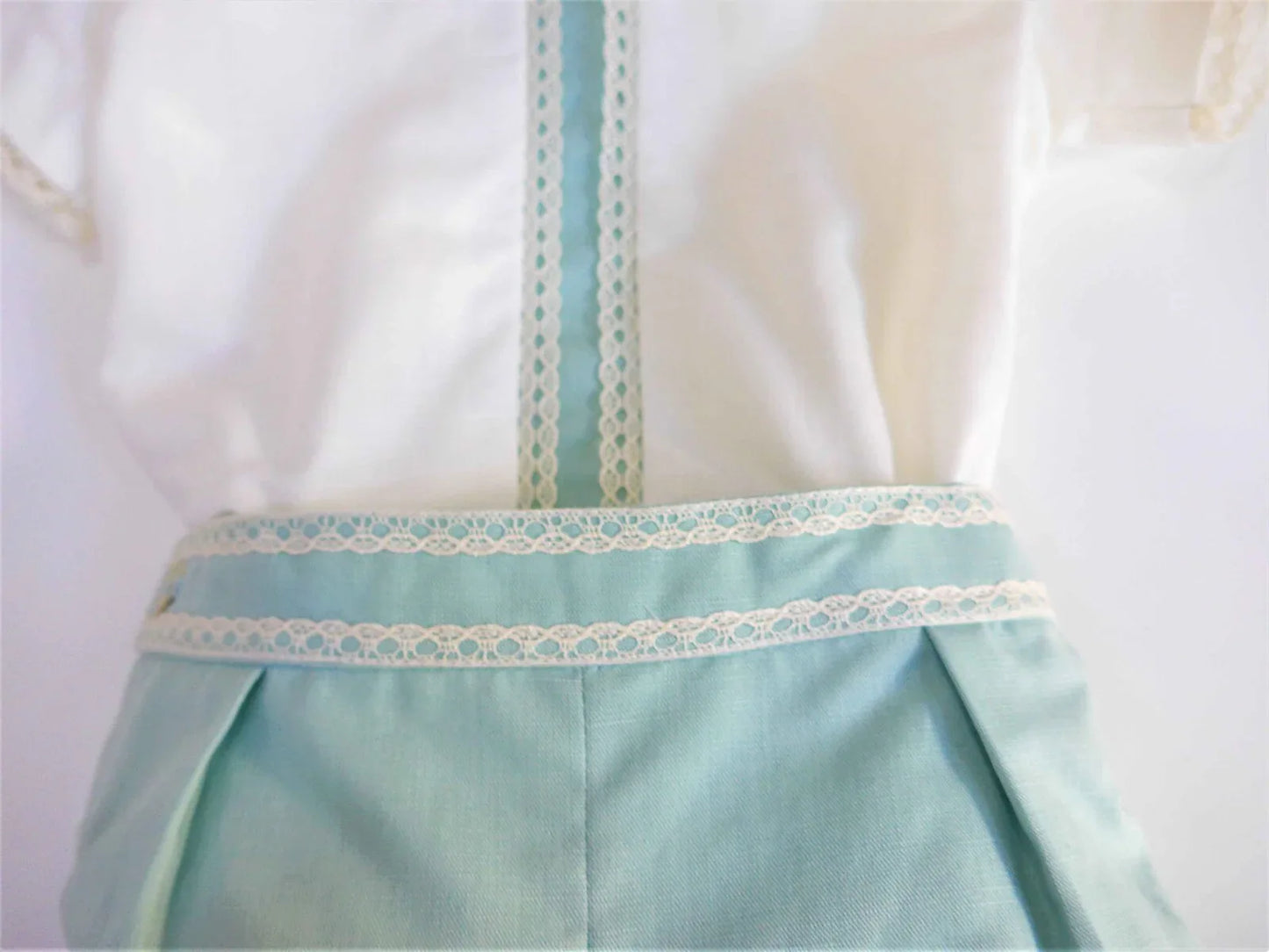 Conjunto camisa beig y bombacho lino verde empolvado - PARDALETS