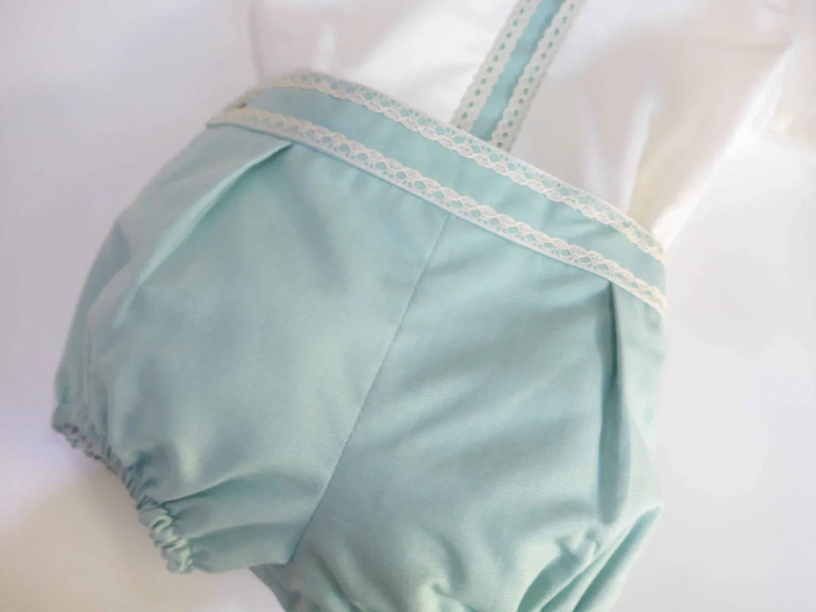 Conjunto camisa beig y bombacho lino verde empolvado - PARDALETS