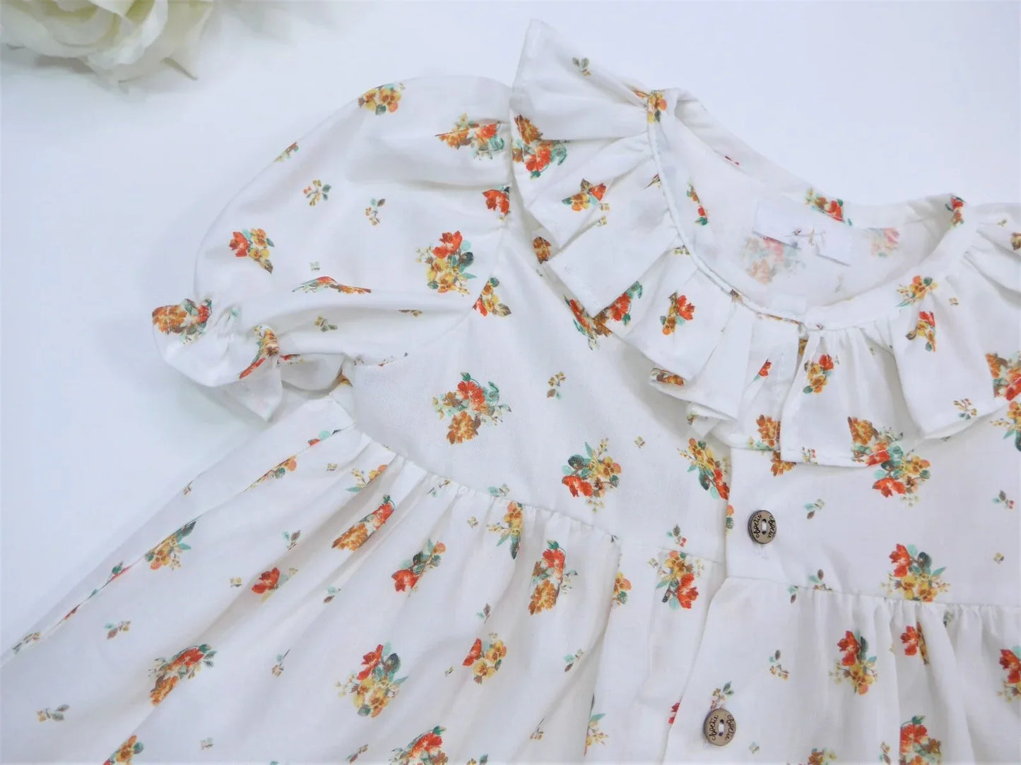 Blusa blanca de estampado floral "Emily" - PARDALETS