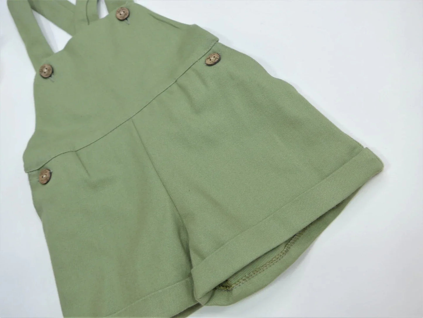 Peto verde oliva con botoncitos y bolsillos - PARDALETS