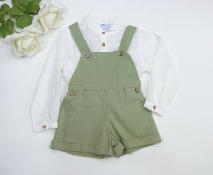 Camisa plumeti blanco roto cuello maho y botoncitos madera