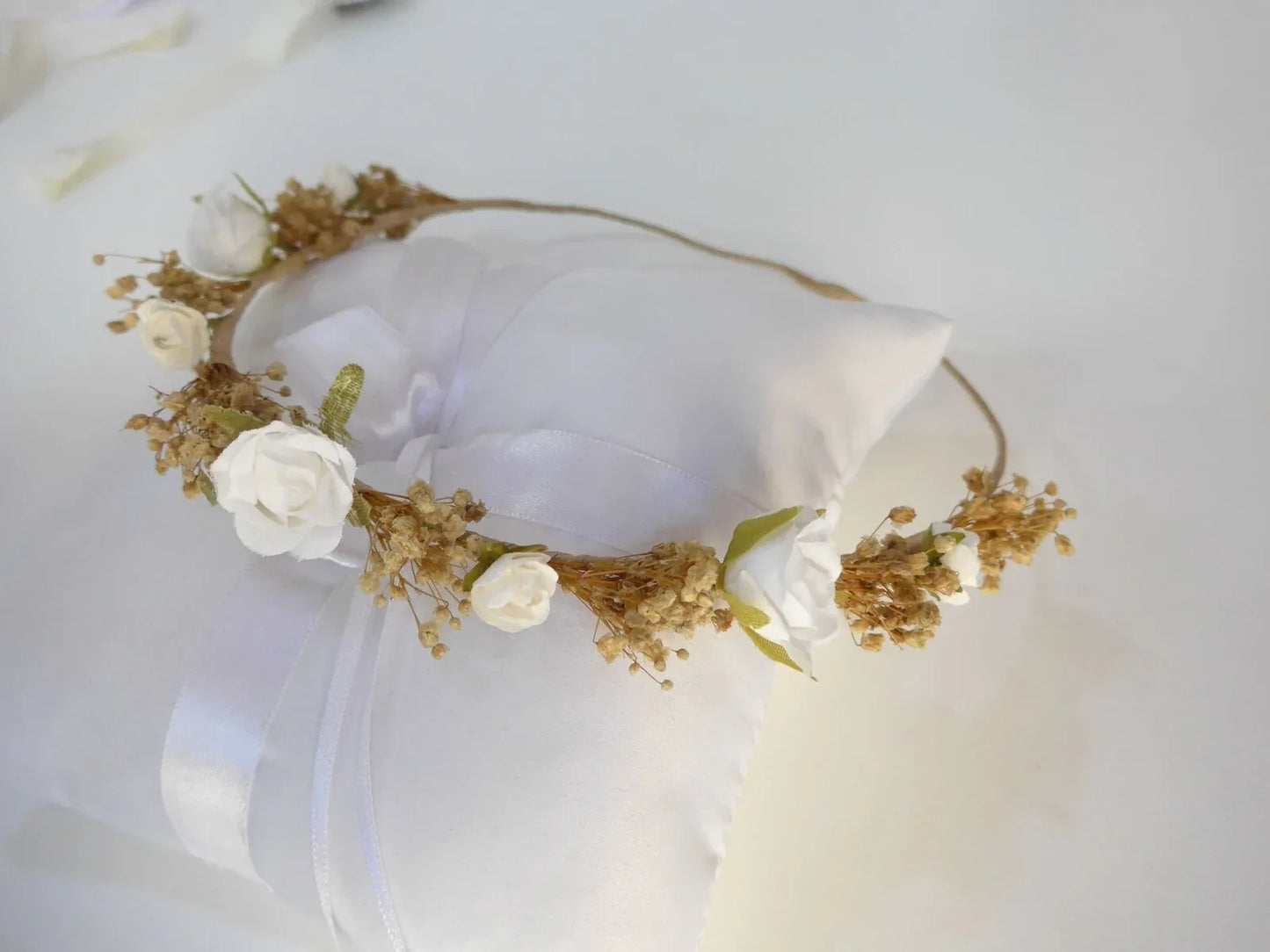 Corona flores blancas y paniculata beig - PARDALETS