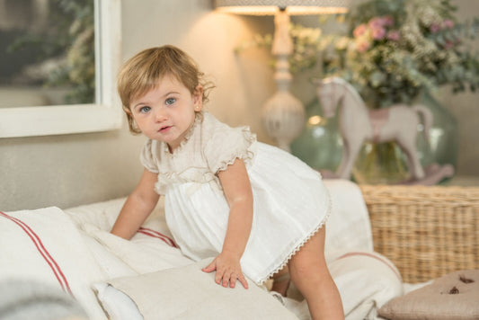 Jesusito blanco y lino beig "Egipto"