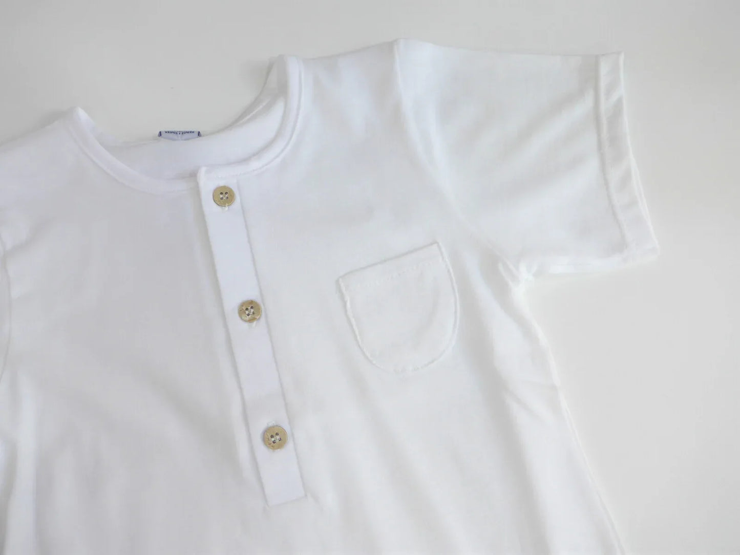 Camiseta blanca manga corta con tapeta - PARDALETS