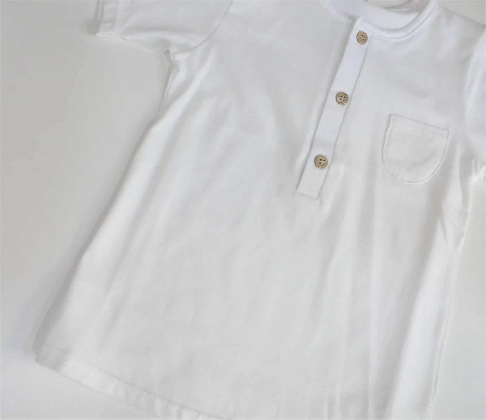 Camiseta blanca manga corta con tapeta - PARDALETS