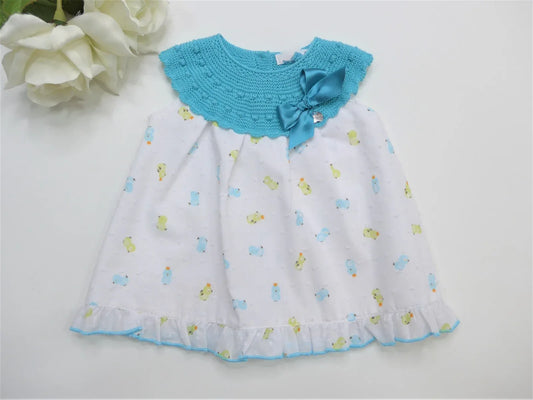 Vestido cuerpo punto turquesa y faldita estampado pollitos - PARDALETS