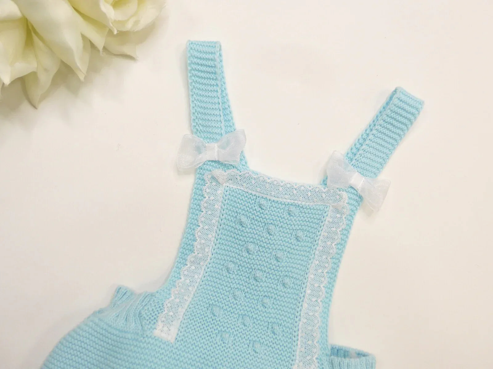 Ranita tirantes azul turquesa con puntilla - PARDALETS