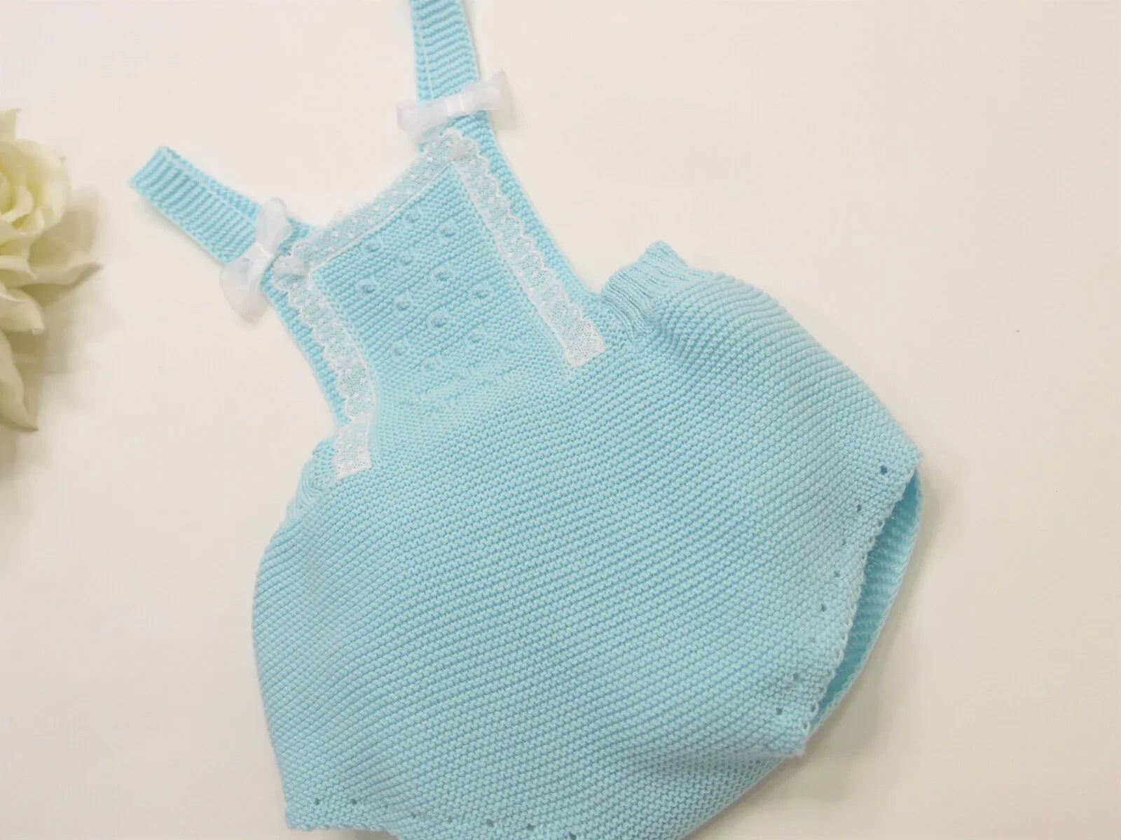 Ranita tirantes azul turquesa con puntilla - PARDALETS