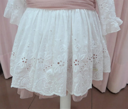 Vestido batista perforada blanca y fajin rosa empolvado - PARDALETS