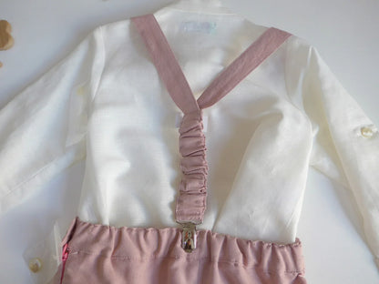 Conjunto camisa, short rosa empolvado, tirantes y pajarita - PARDALETS