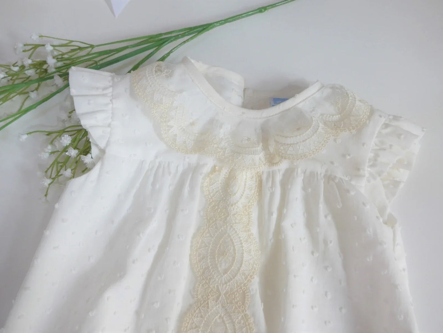 Pelele plumeti beig con cuello puntilla - PARDALETS