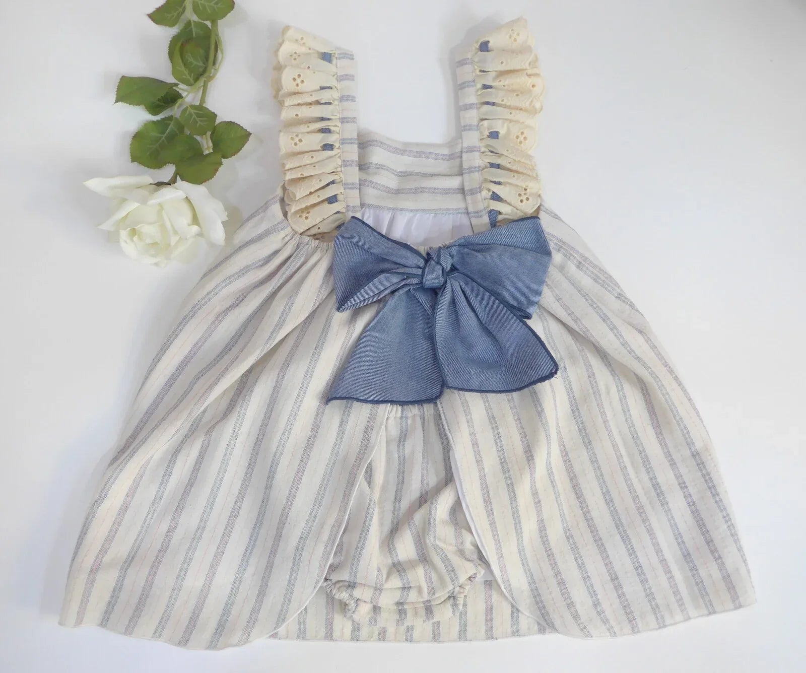 Vestido beig con rayas azules y braguita - PARDALETS