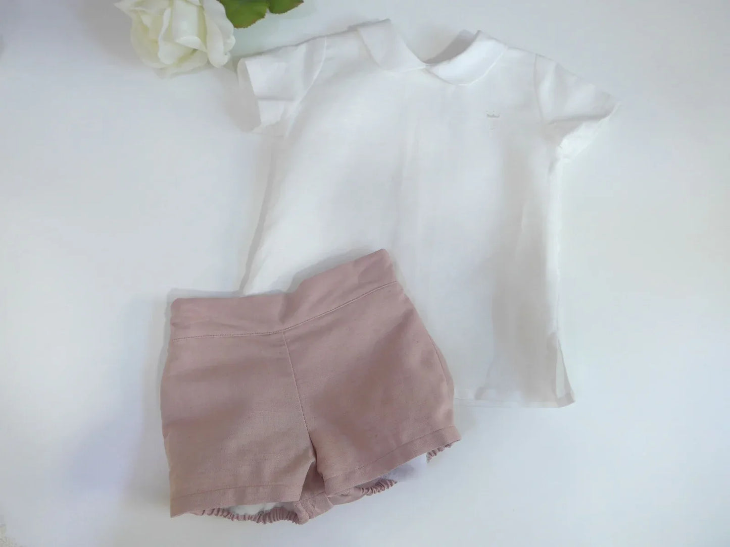 Conjunto camisa blanco roto y short rosa empolvado - PARDALETS