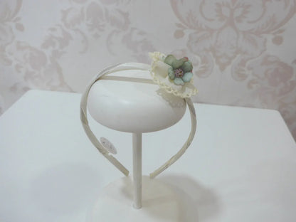 Diadema beig y flores verdes - PARDALETS