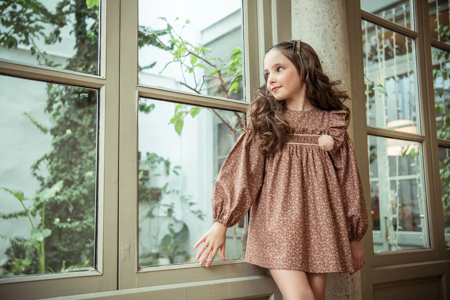 Vestido marroncito con florecitas "Turron" - PARDALETS