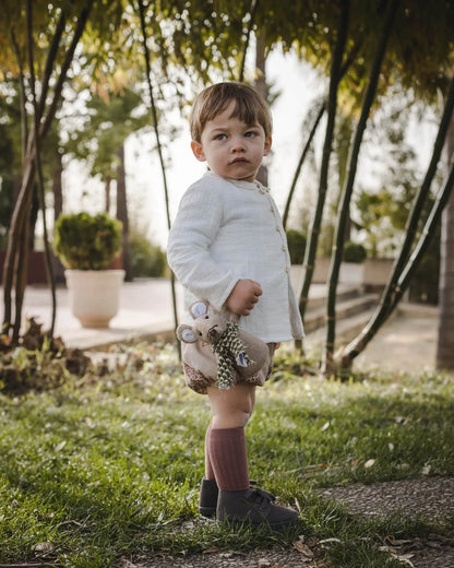 Conjunto rana con estampado de jirafas y camisa blanca - PARDALETS