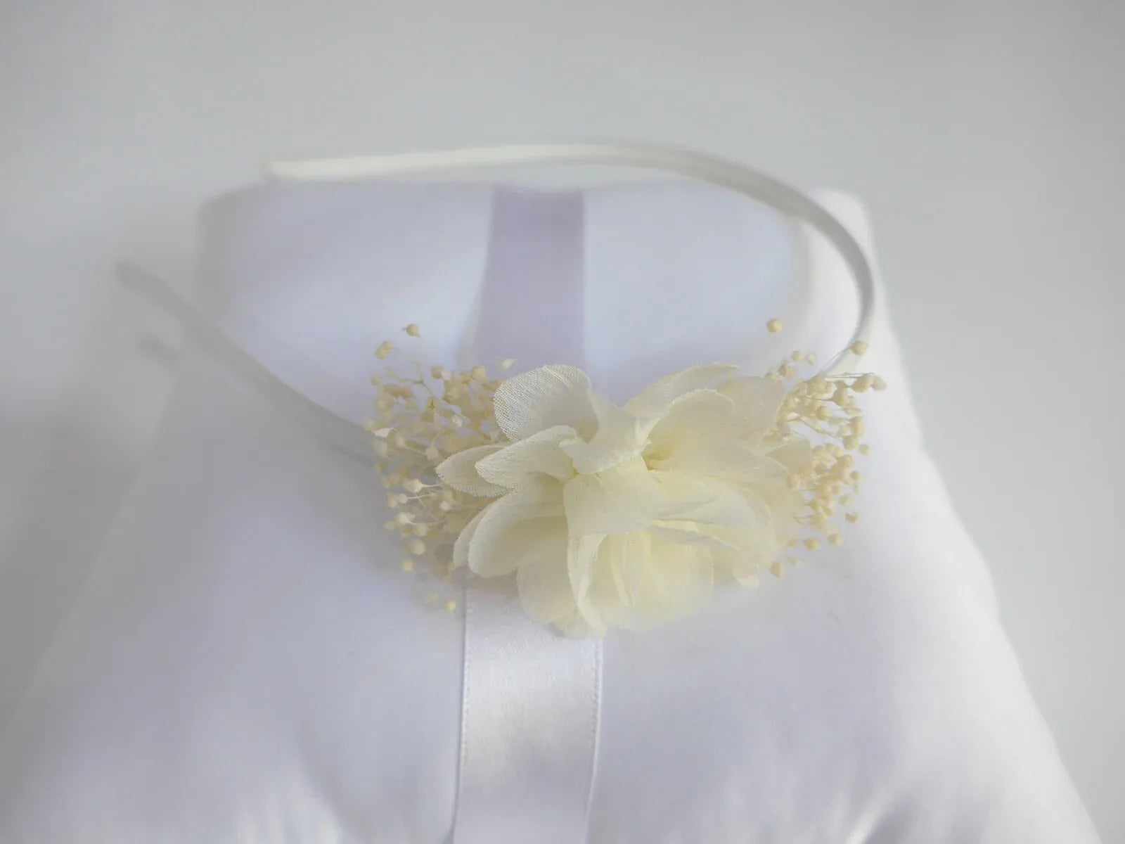 Diadema flor beig bámbula y paniculata - PARDALETS