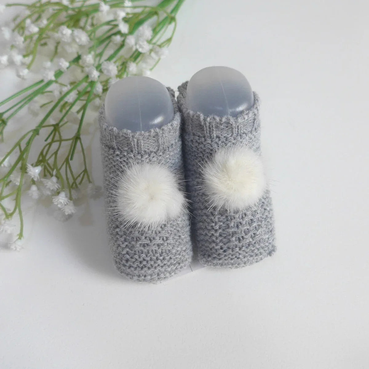 Patucos lana gris con pomponcito beig - PARDALETS