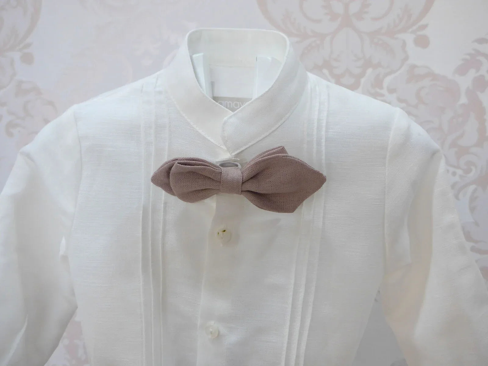 Conjunto camisa lino beig, short, fajín chaleco y pajarita rosa maquillaje - PARDALETS