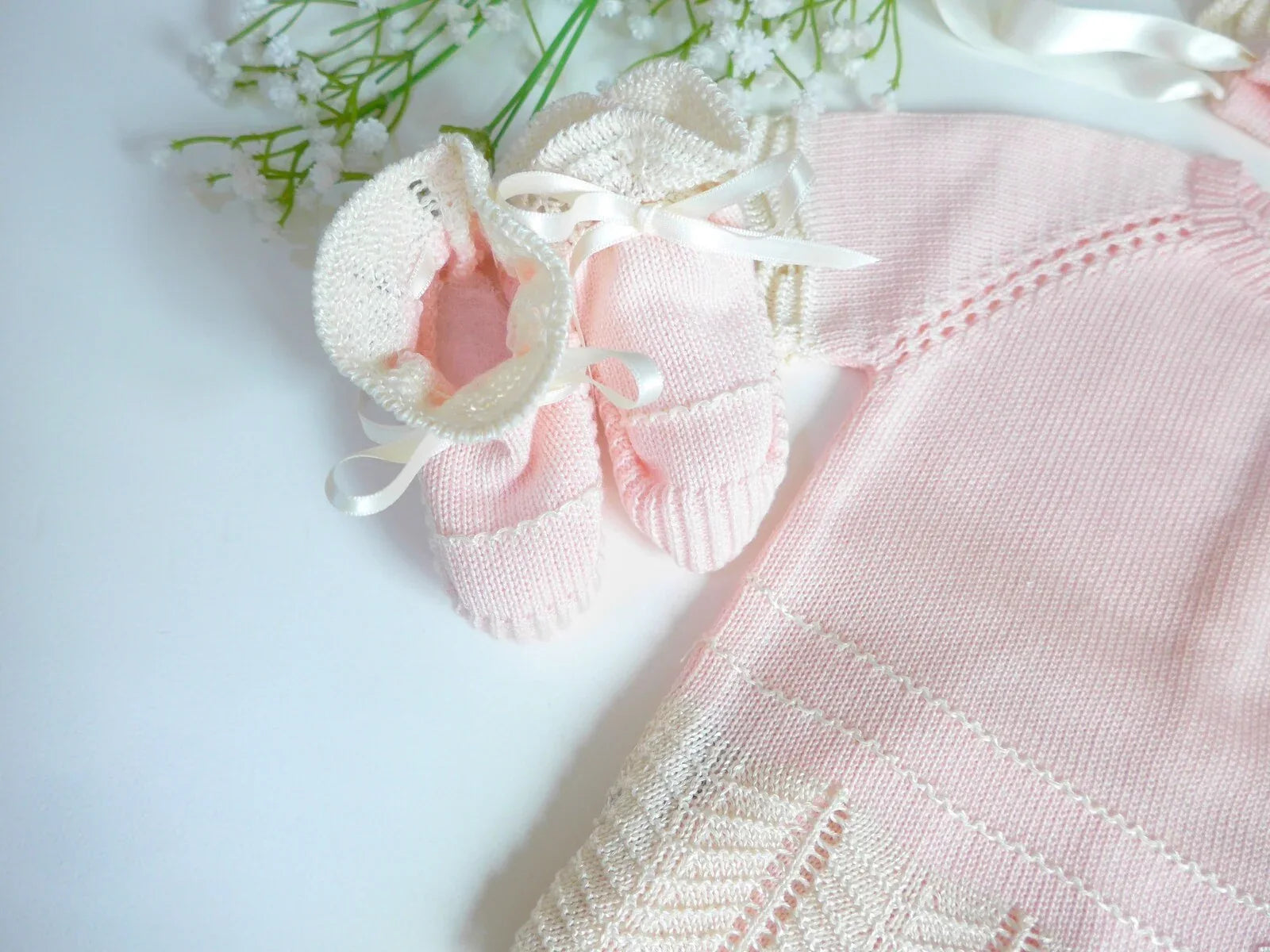 Conjunto jersey, braguita, capota y patucos rosas - PARDALETS