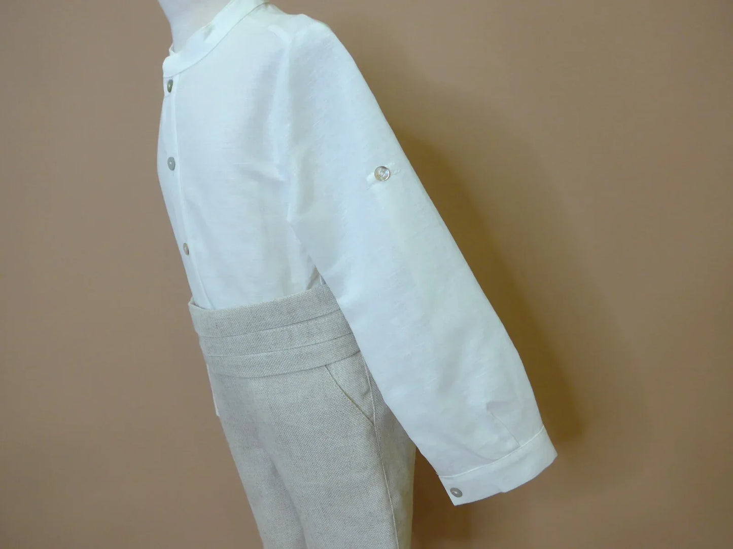 Conjunto camisa beig, short y fajín lino tostado - PARDALETS