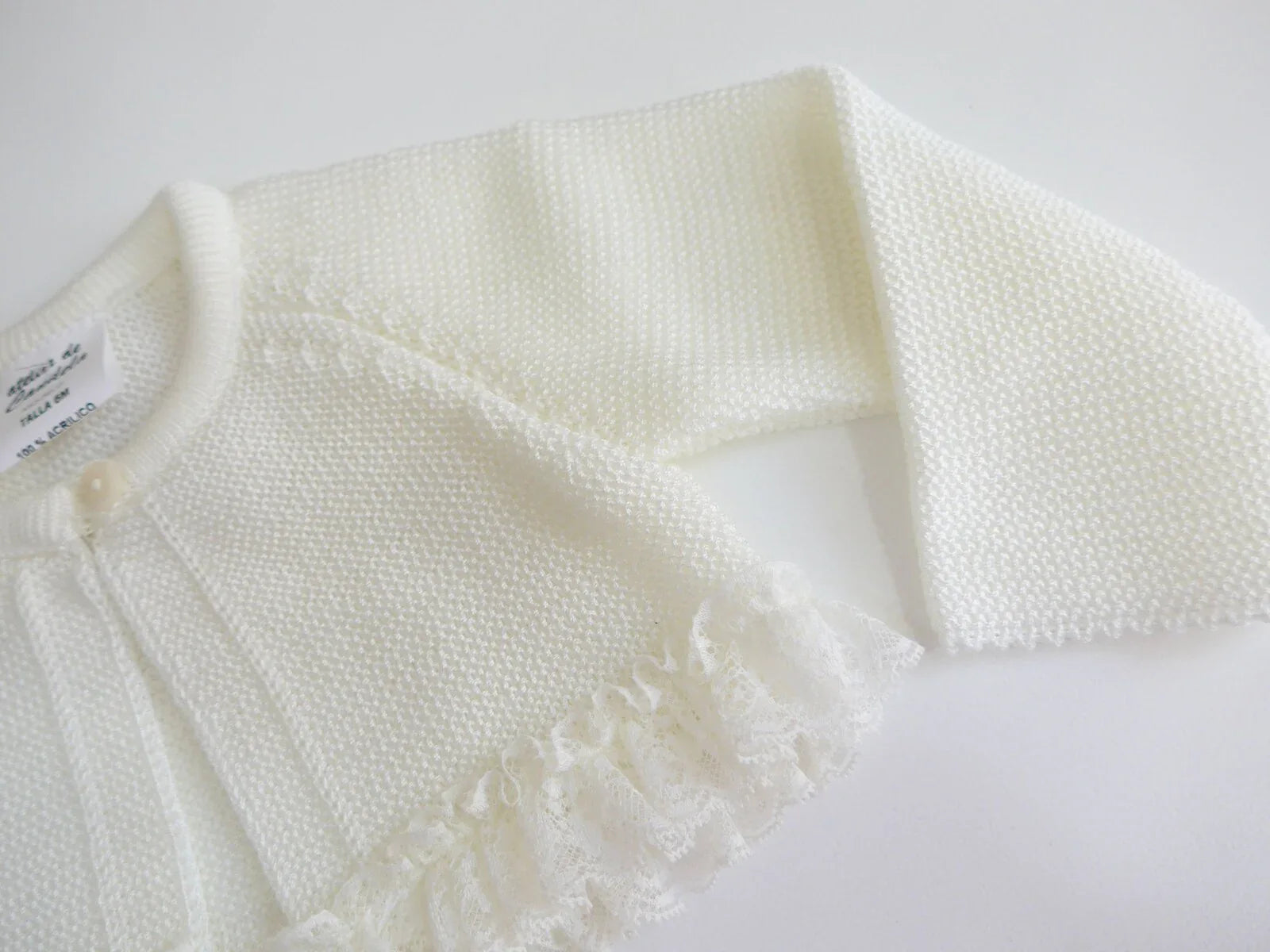 Chaqueta corta beig con puntilla - PARDALETS