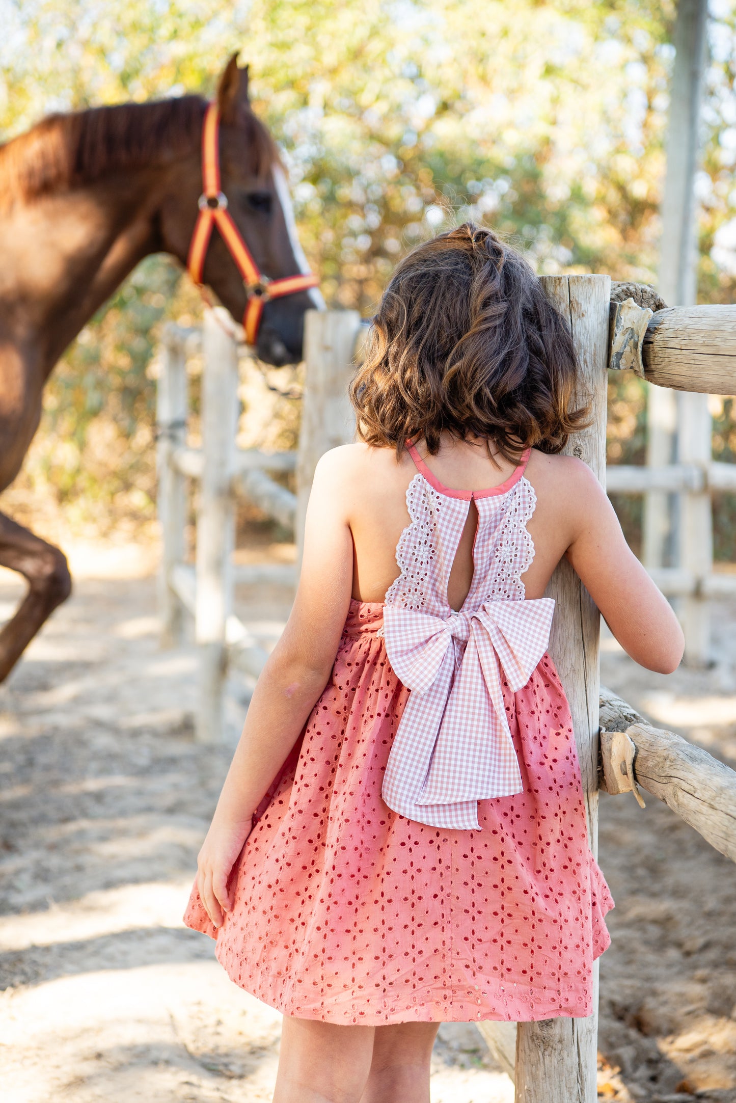 Vestido tirantes batista perforada coral "Maemuki"