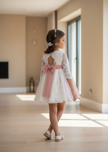 Vestido tul bordado beig manga francesa y falda tul rosa