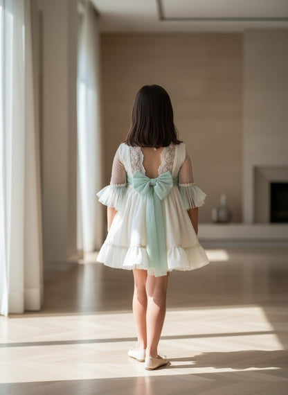 Vestido tul beig y volantes tul verde