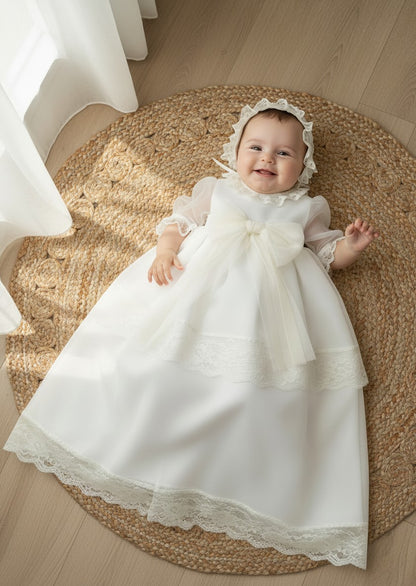 Faldon de triple organza beig con lazo tul y capota