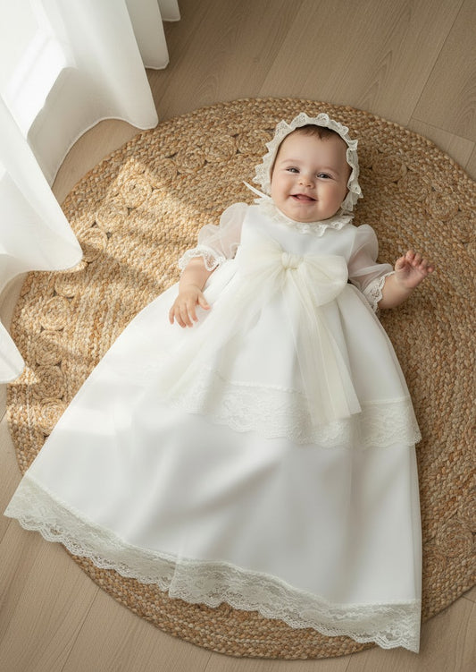 Faldon de triple organza beig con lazo tul y capota