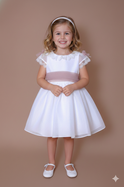 Vestido blanco organza rayada m/corta fajin rosa