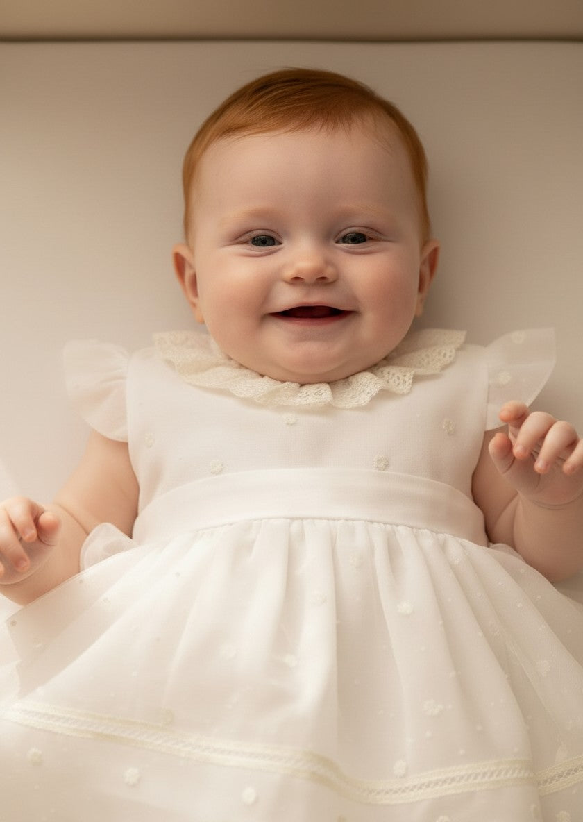 Vestido batista inglesa bordada con puntilla