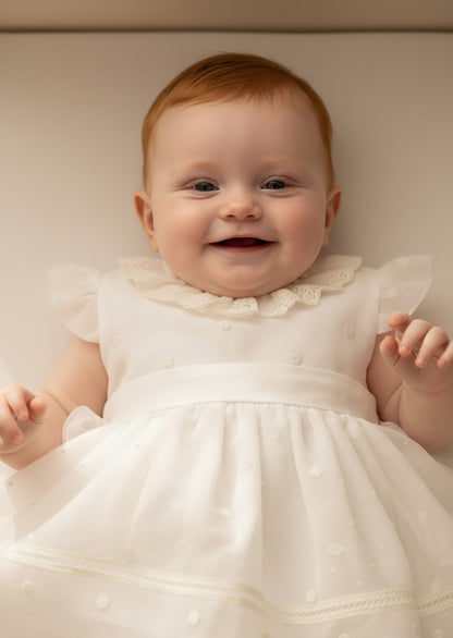 Vestido batista inglesa bordada con puntilla