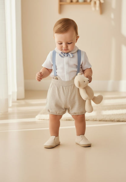 Conjunto camisa blanca y bombacho beig con tirantes y pajarita rayas "Nagare"