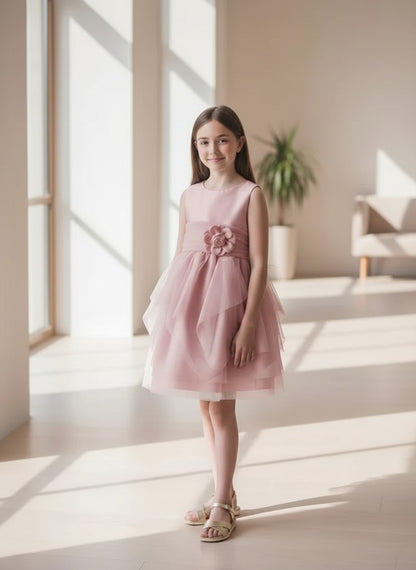 Vestido mikado rosa empolvado con tul y lazada