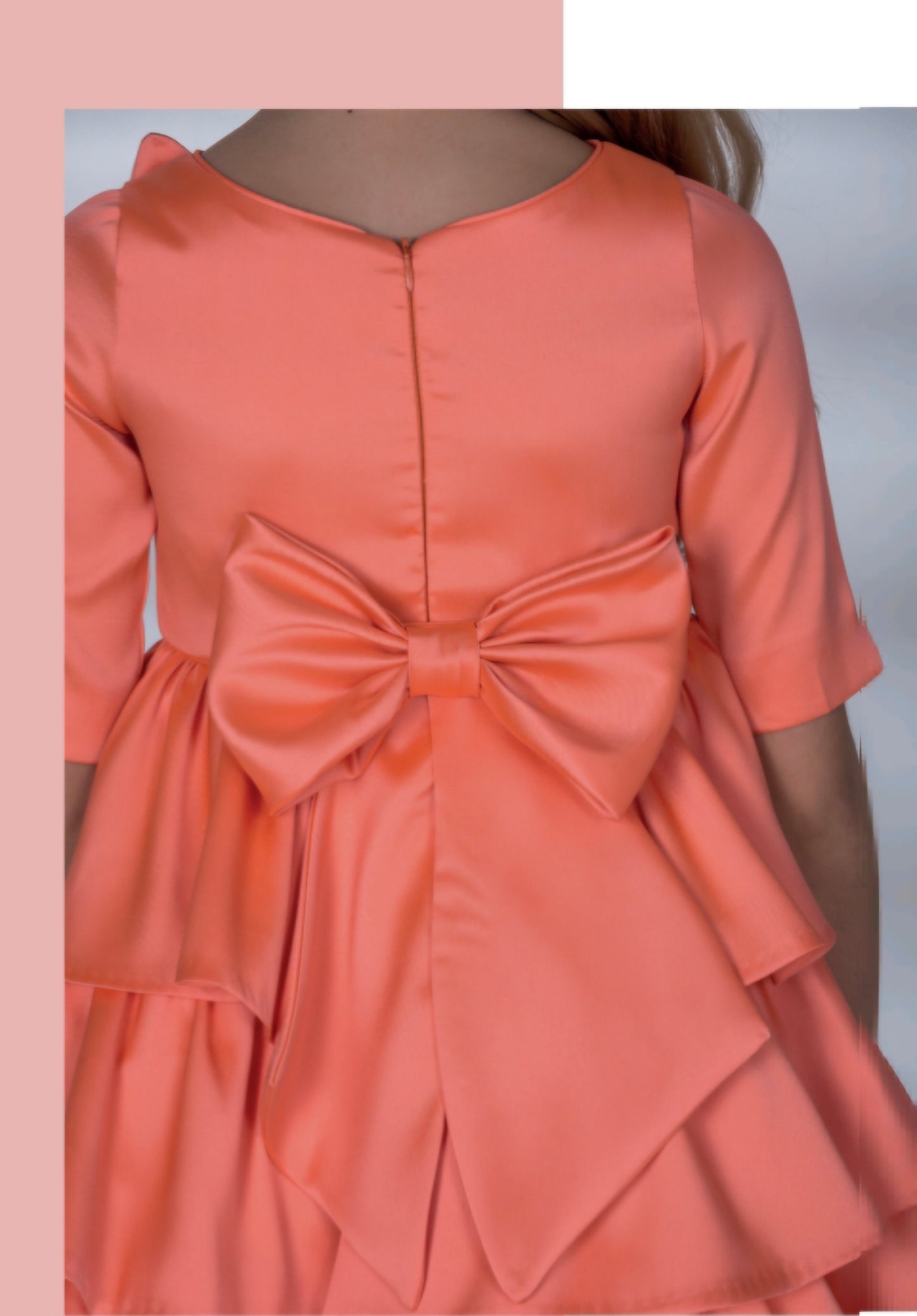 Vestido volantes naranja con flor