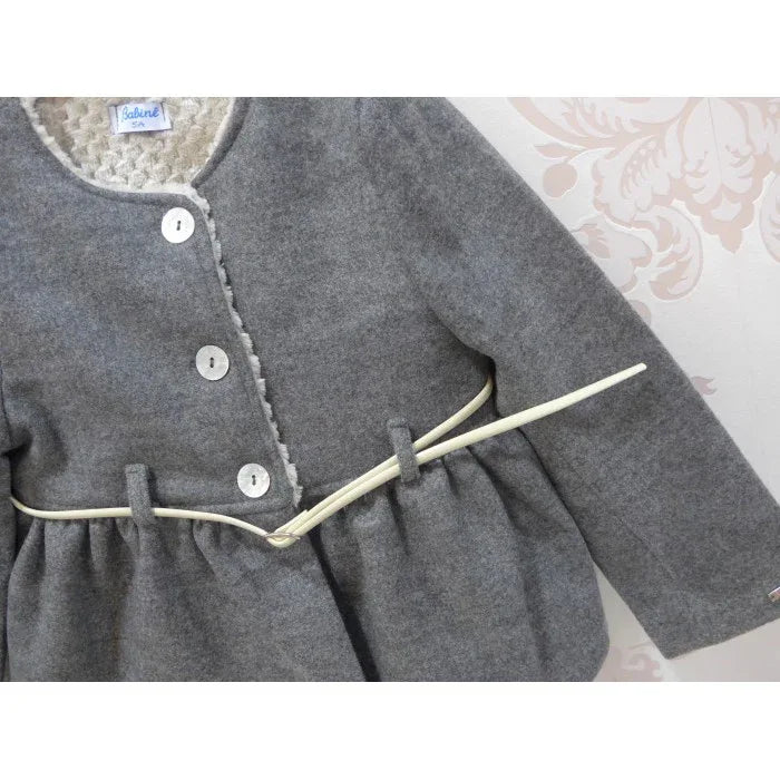 Chaqueta gris con cinturón y pelito por dentro - PARDALETS