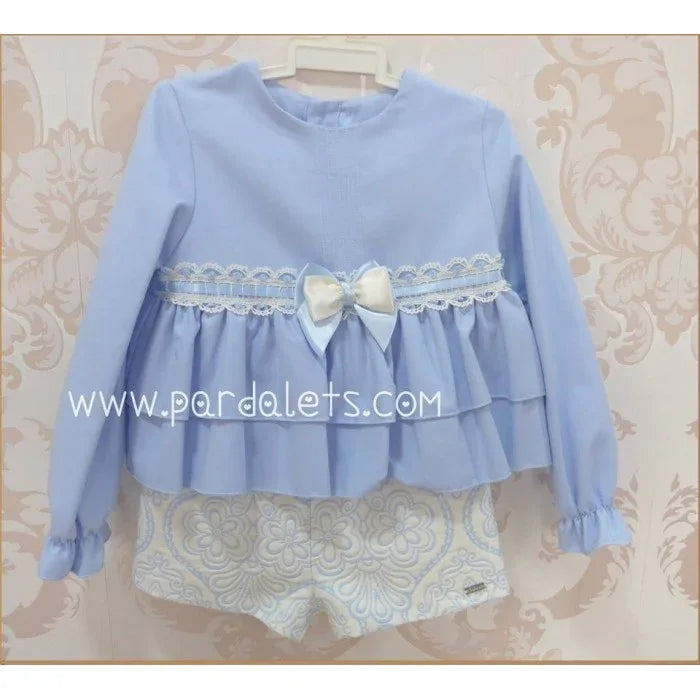 Conjunto blusa celeste y short corto brocado beig - PARDALETS