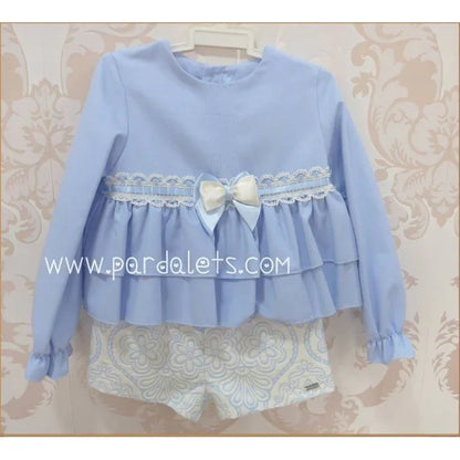 Conjunto blusa celeste y short corto brocado beig - PARDALETS