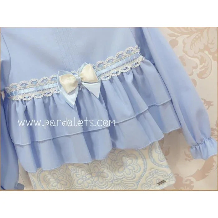 Conjunto blusa celeste y short corto brocado beig - PARDALETS